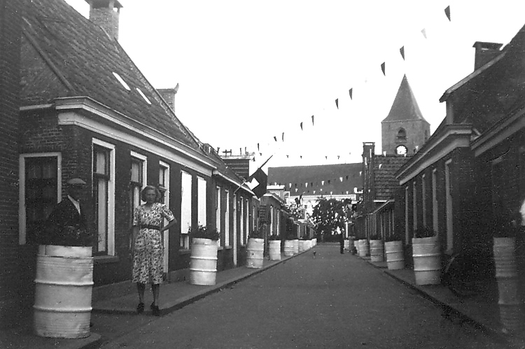 De Kerkstraat – 1945