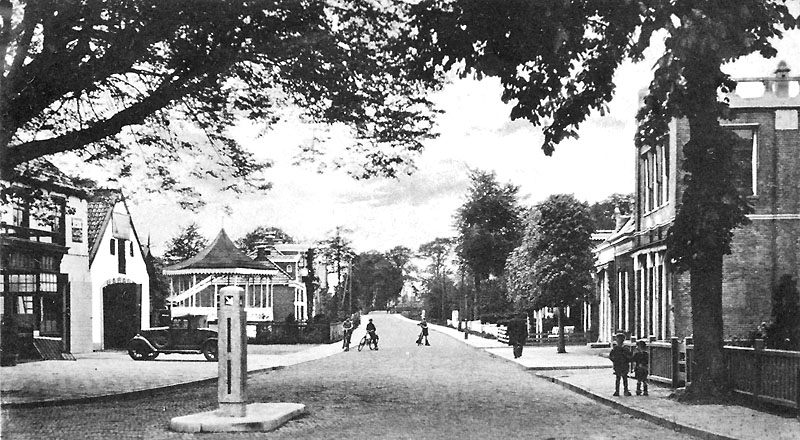 De Stationsstraat rond 1935